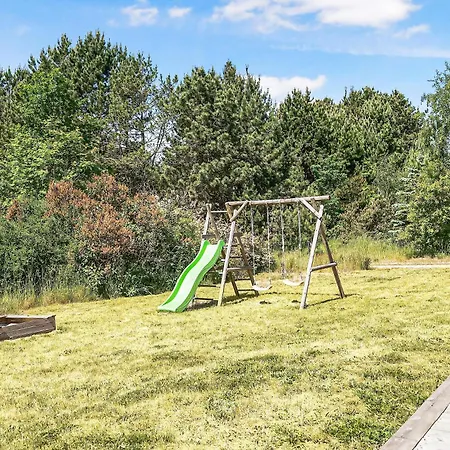 Дом отдыха A Beautiful 8-person Home, Just A 5-minute Walk From The Sandy Beach,